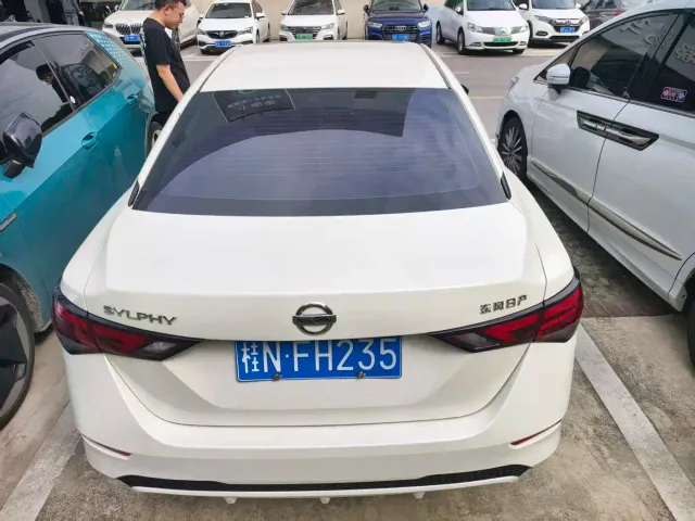 Nissan Sylphy — Фото автомобиля 10