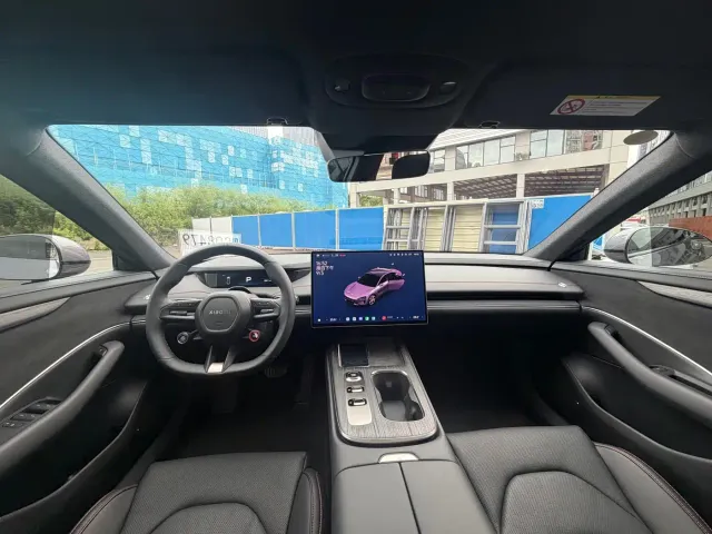 Xiaomi SU7 — Фото автомобиля 6