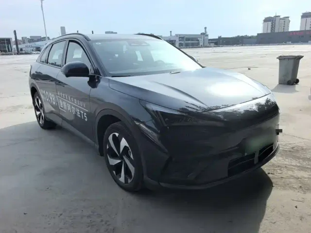 Arcfox Alpha T5 — Фото автомобиля 3