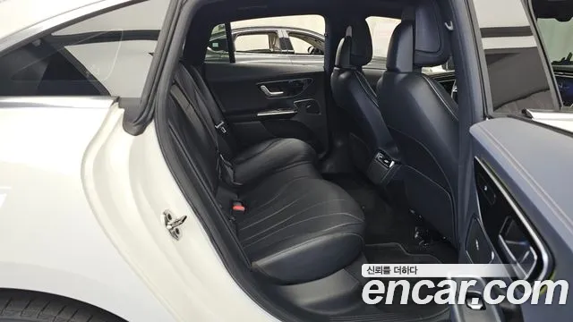 Mercedes-Benz EQE V295 — Фото автомобиля 18