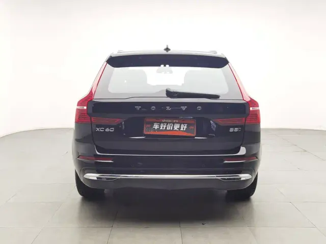 Volvo XC60 — Фото автомобиля 4