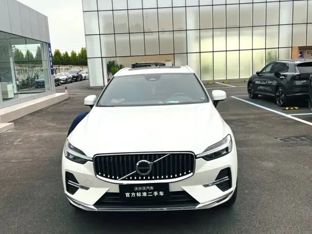 Volvo XC60 — Фото автомобиля 3