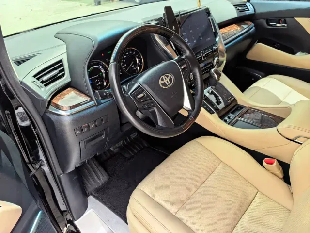 Toyota Alphard — Фото автомобиля 21
