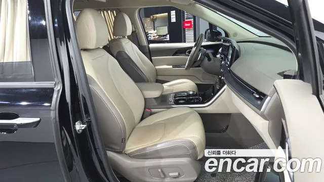 Kia Carnival Generation 4 — Фото автомобиля 17