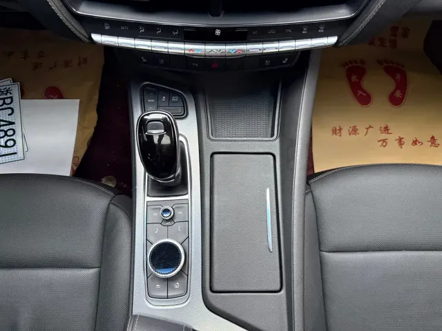 Cadillac CT5 — Фото автомобиля 11