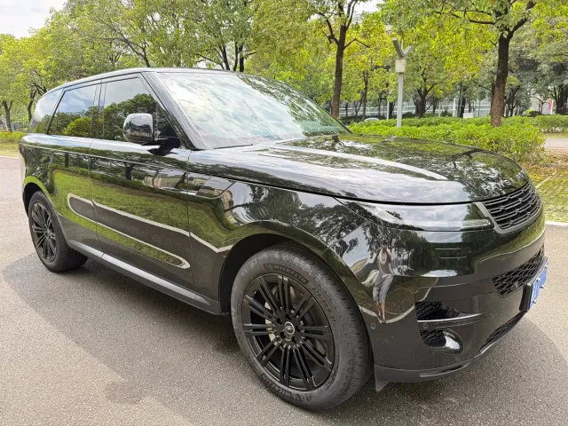 Land Rover Range Rover Sport — Фото автомобиля 3