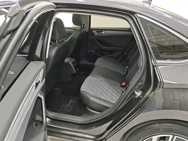 Volkswagen Sagitar — Фото автомобиля 11