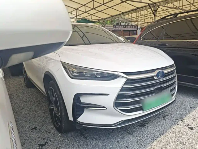 BYD Tang — Фото автомобиля 3