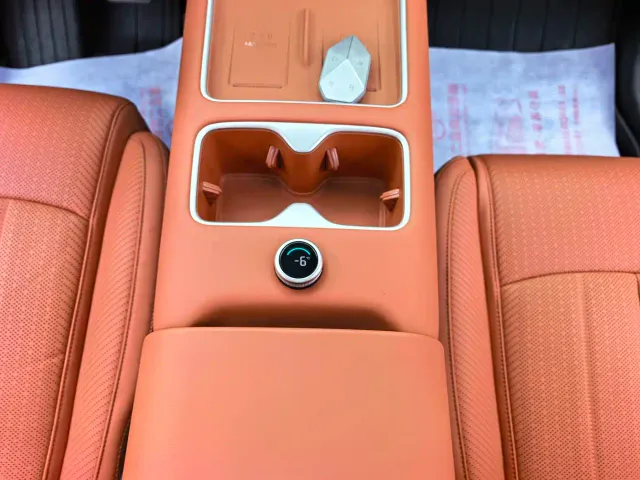 BYD FangChengBao Titanium 7 — Фото автомобиля 11