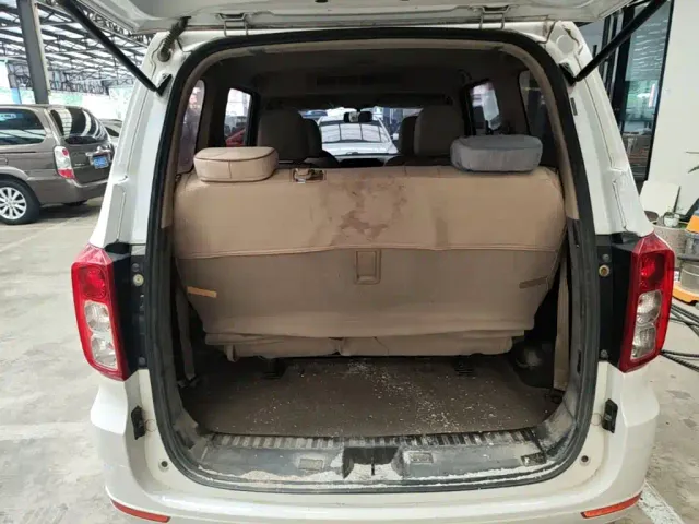 Wuling Hongguang — Фото автомобиля 18
