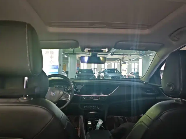Buick Regal — Фото автомобиля 17