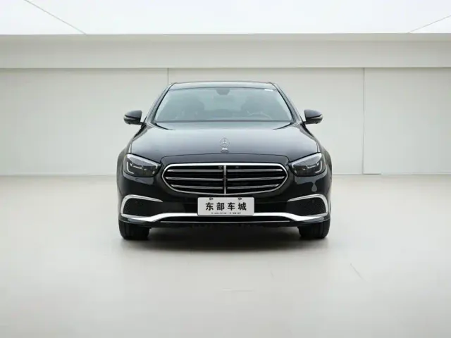 Mercedes-Benz E-Class — Фото автомобиля 2