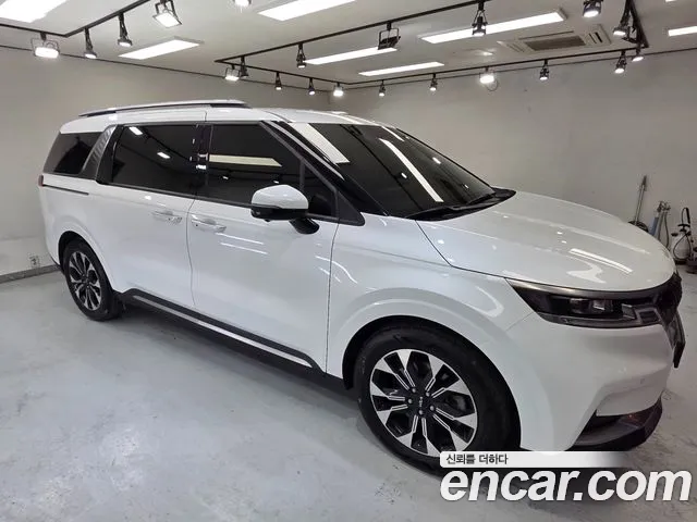 Kia Carnival Generation 4 — Фото автомобиля 2