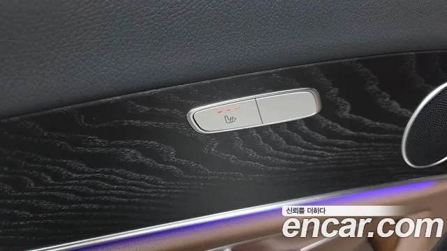Mercedes-Benz E-Class — Фото автомобиля 8