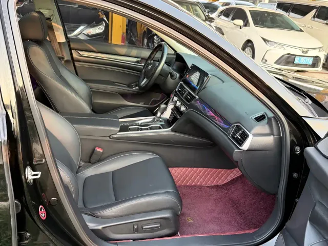 Honda Accord — Фото автомобиля 9