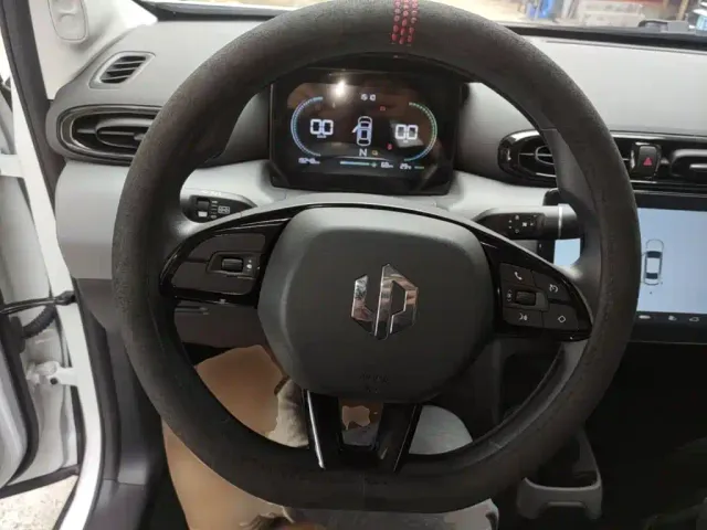 Leapmotor T03 — Фото автомобиля 10