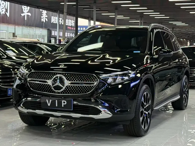 Фотография автомобиля — Mercedes-Benz GLC-Class