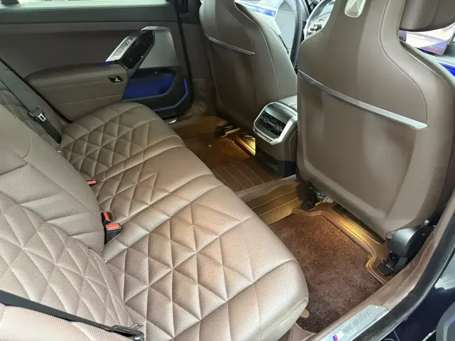 BMW 7 Series — Фото автомобиля 13