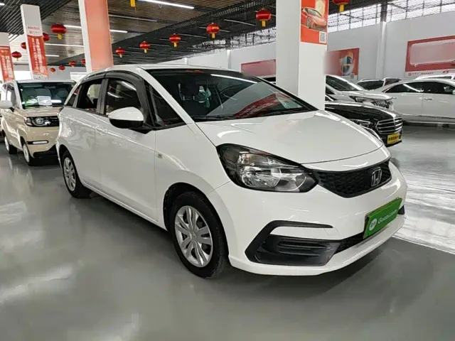 Honda Fit — Фото автомобиля 3