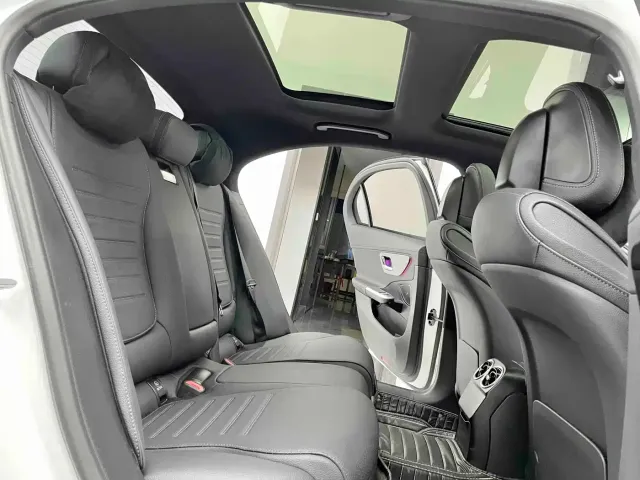 Mercedes-Benz C-Class — Фото автомобиля 6