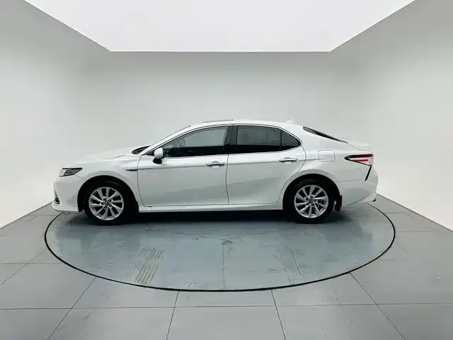 Toyota Camry — Фото автомобиля 3