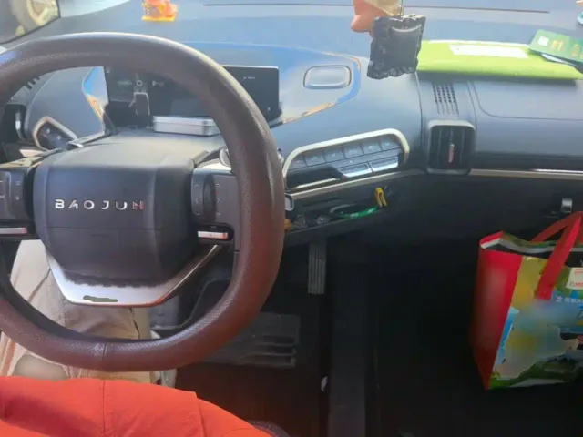 Baojun KiWi EV — Фото автомобиля 9
