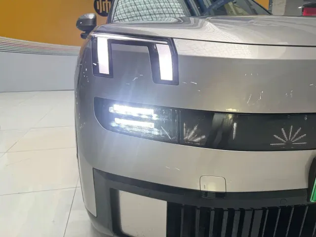 Lynk & Co 900 — Фото автомобиля 7