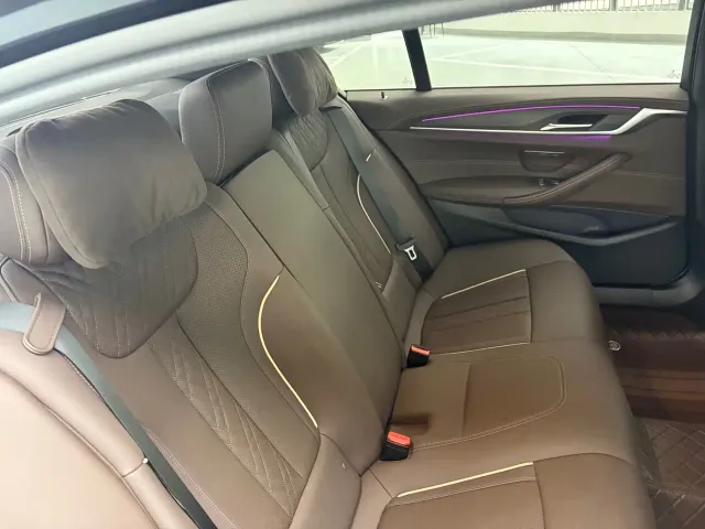 BMW 5 Series — Фото автомобиля 4