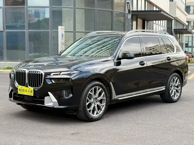 BMW X7 — Фото автомобиля 3