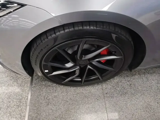 Tesla Model 3 — Фото автомобиля 22