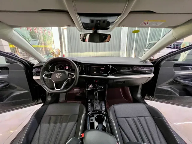Volkswagen Passat — Фото автомобиля 16