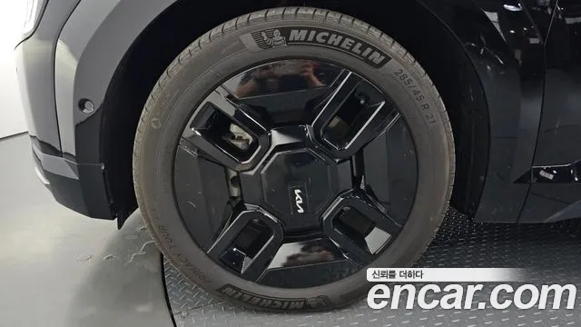 Kia EV9 — Фото автомобиля 4