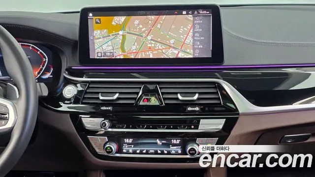 BMW 5 Series G30 — Фото автомобиля 14