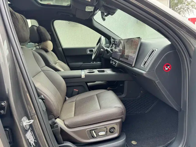Li Auto L8 — Фото автомобиля 9