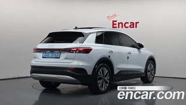 Audi Q4 e-tron — Фото автомобиля 2