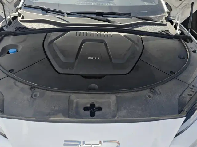 BYD Song PLUS PHEV 2024 Glory Edition DM-i 110km Flagship PLUS — Фото автомобиля 10