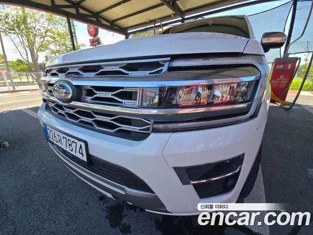 Ford Expedition — Фото автомобиля 3