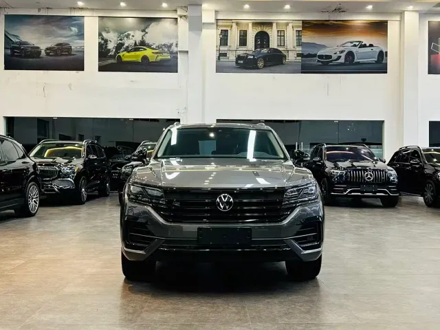 Volkswagen Touareg — Фото автомобиля 2