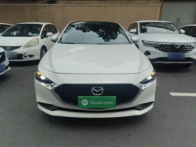 Mazda Axela — Фото автомобиля 2