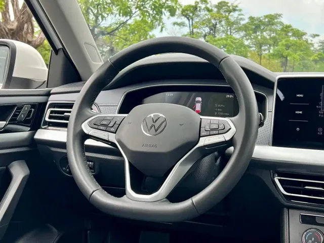 Volkswagen Lavida — Фото автомобиля 10