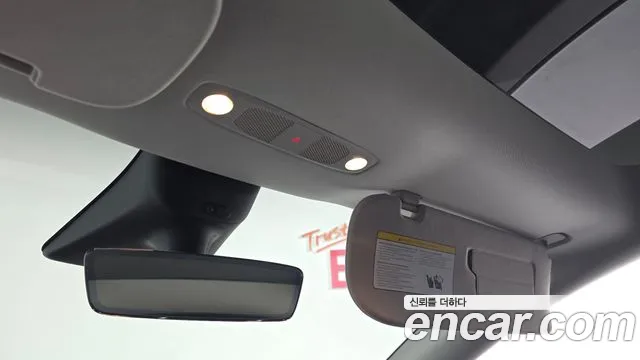 Tesla Model Y — Фото автомобиля 21