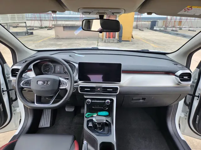 Geely Binyue — Фото автомобиля 13