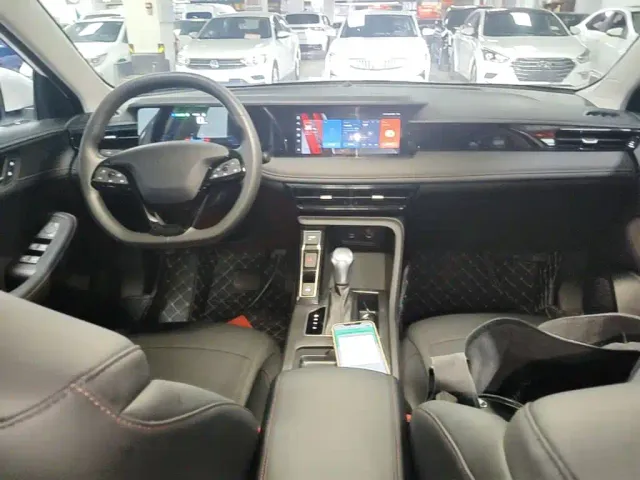 Roewe i5 — Фото автомобиля 9