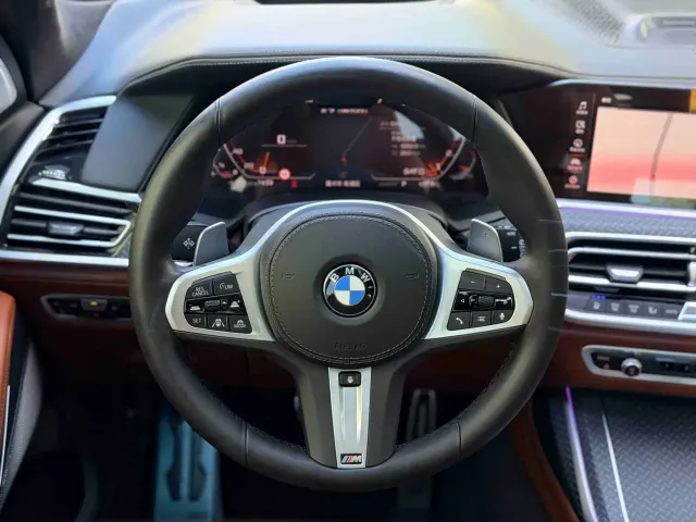 BMW X7 — Фото автомобиля 3