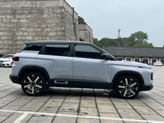 Geely ICON — Фото автомобиля 8