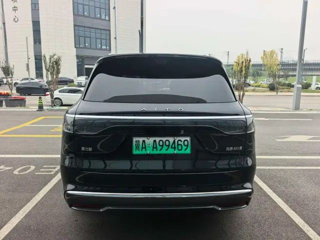Aito M8 — Фото автомобиля 4