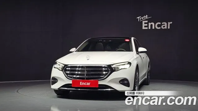 Mercedes-Benz E-Class — Фото автомобиля 3