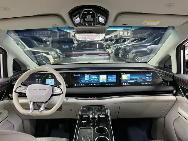 Forthing Xinghai V9 — Фото автомобиля 9