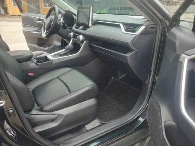 Toyota RAV4 — Фото автомобиля 8