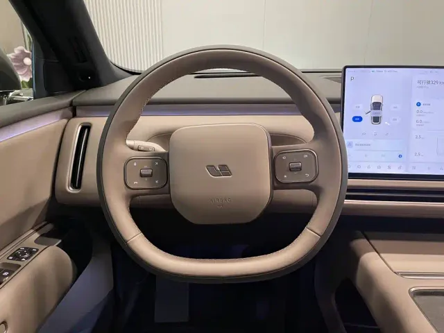 Li Auto Li Xiang L9 2026 Base Model — Фото автомобиля 14